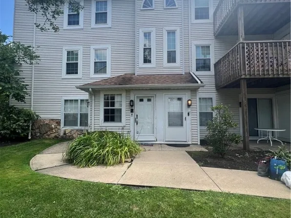 28200 Detroit Rd APT D2, Westlake, OH 44145