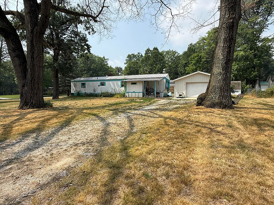 1st image of 2160 Oakridge Dr