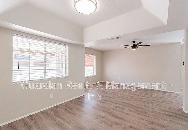 4389 S Potter Dr — Photo 8