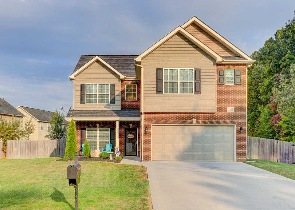 1st image of 1500 Crescent Oaks Ln