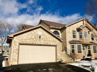 414 Kresswood Dr #D, McHenry, IL 60050
