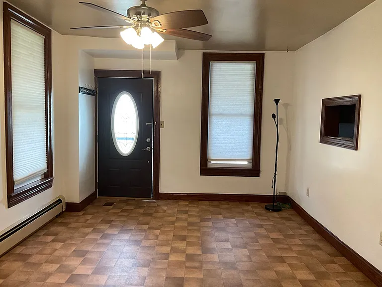 112 W Main St — Photo 18