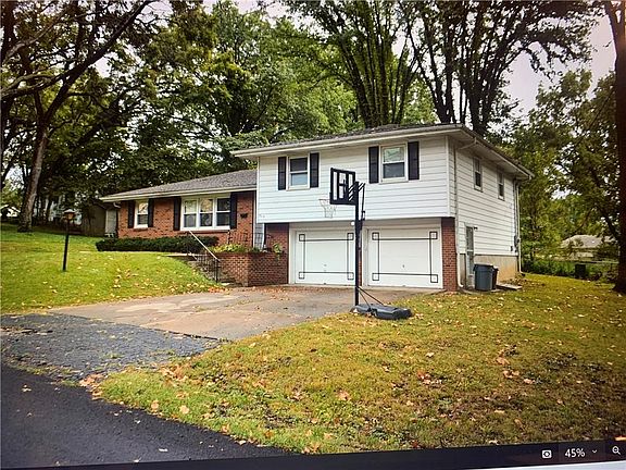 2nd image of 5315 Roswell Ave