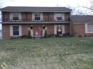 4861 Hardwoods Dr, West Bloomfield, MI