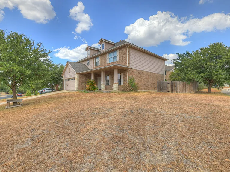 400 Summer Dr — Photo 1