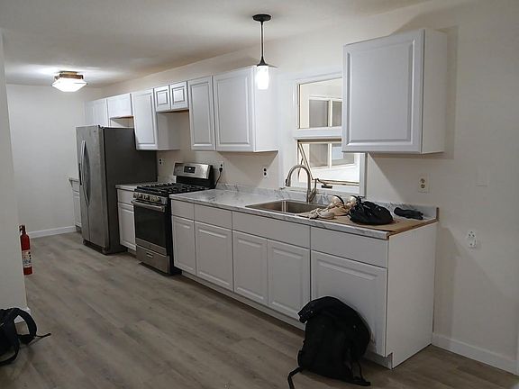 3rd image of 32 Valk Rd APT 1