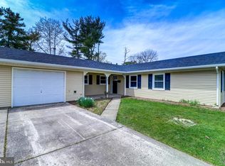 16 Edgemont Ln, Willingboro, NJ 08046
