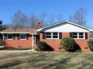 3121 Dunaire Dr, Charlotte, NC 28205