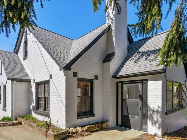 720 N Main St, Canton, NC 28716