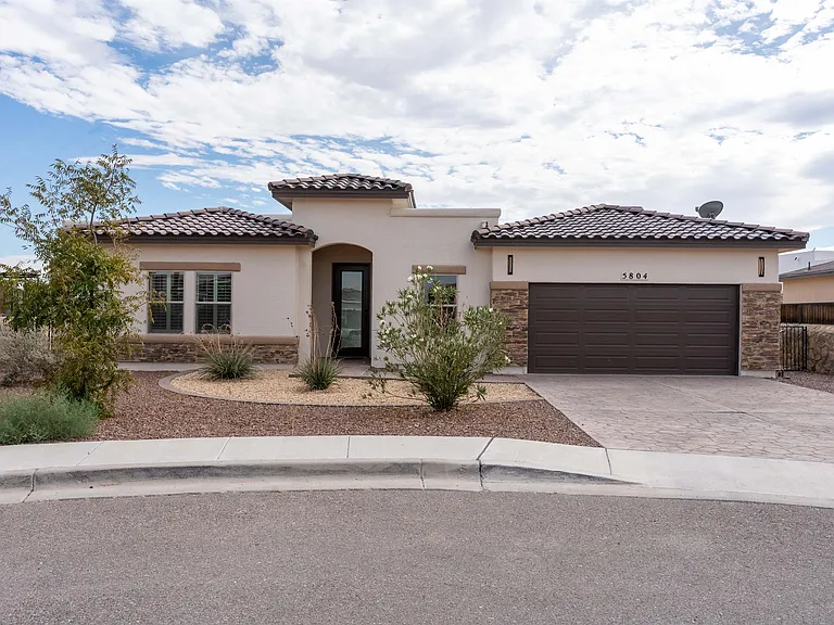 5804 Aberdeen Ct — Photo 1