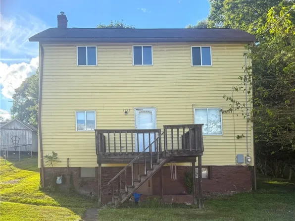 1732 South Ave W, Leechburg, PA 15656