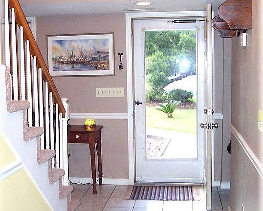 Welcome home foyer