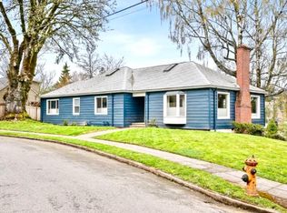 605 SW Moss St, Portland, OR 97219