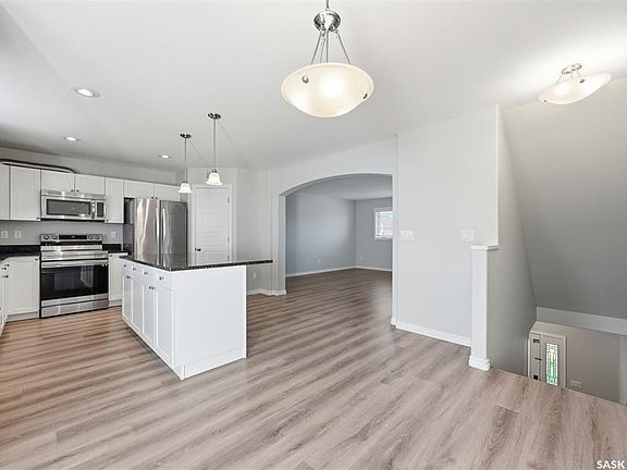 5th image of 351 Palliser WAY