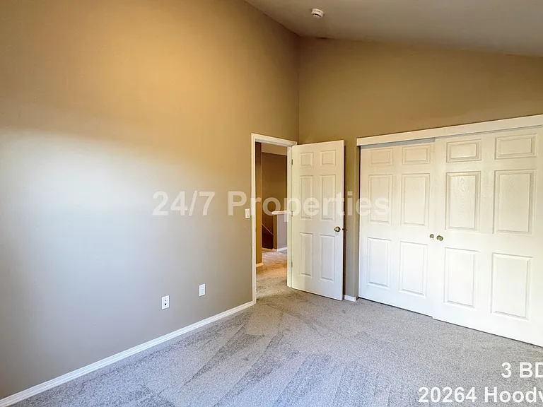 20264 Hoodview Ave — Photo 9