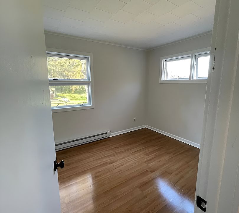 2nd image of 65 Parksville Rd #1