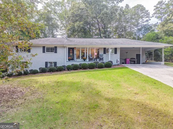 212 Sherwood Dr, Calhoun, GA 30701