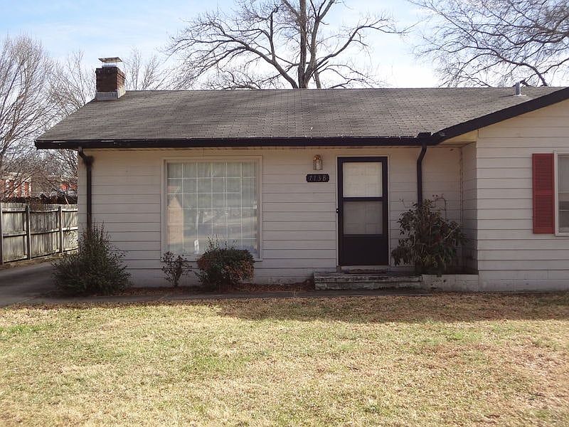 1st image of 713 Bradley Dr APT A