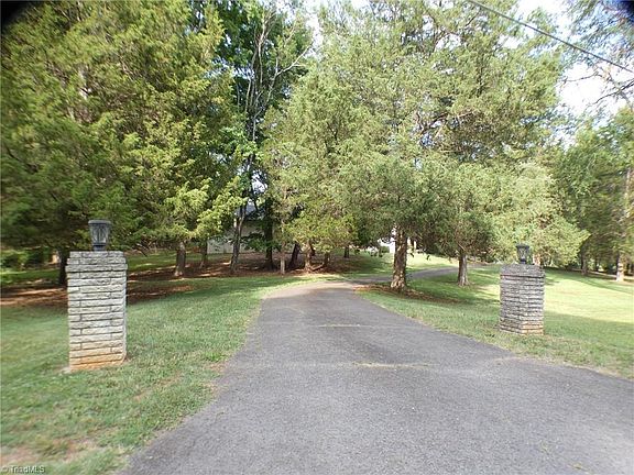 5th image of 167 Overlook Dr