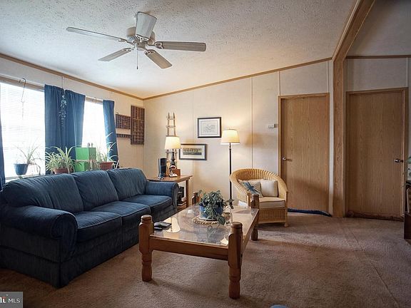 4th image of 21 Railway Ave