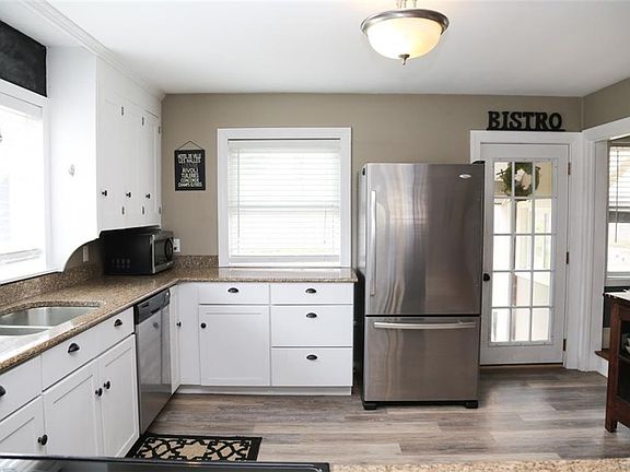 4th image of 278 Willard Ave
