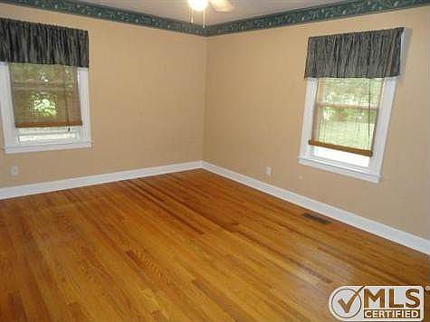 4th image of 1210 Peachtree St
