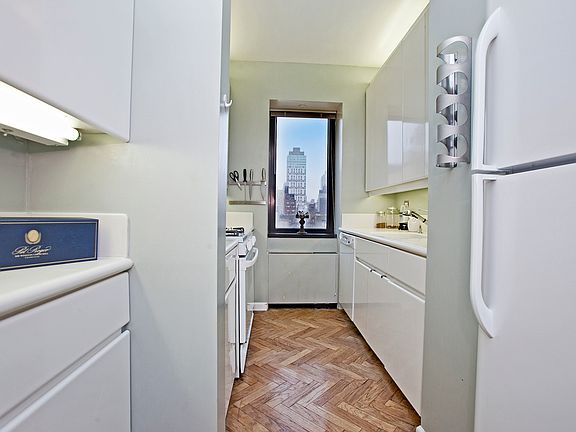 5th image of 530 E 76th St APT 8B