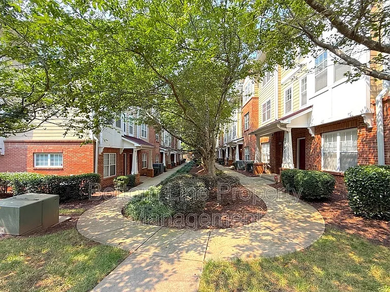 1131 Ilana Ct — Photo 22