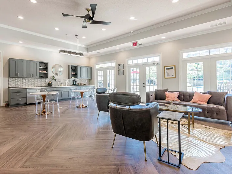 Azalea Ridge Apartments — Photo 32