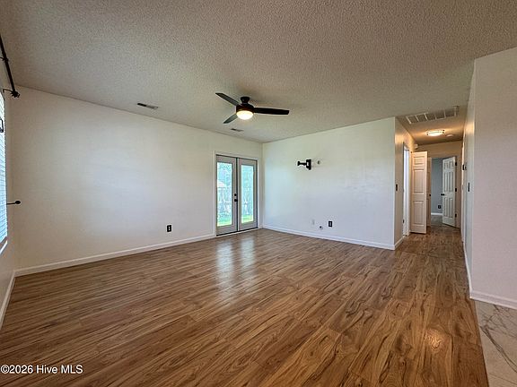3rd image of 8667 Orchard Loop Road NE