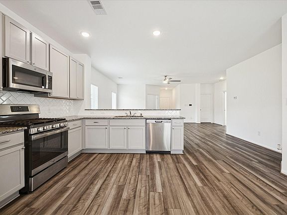 4th image of 7306 Parkview Dr