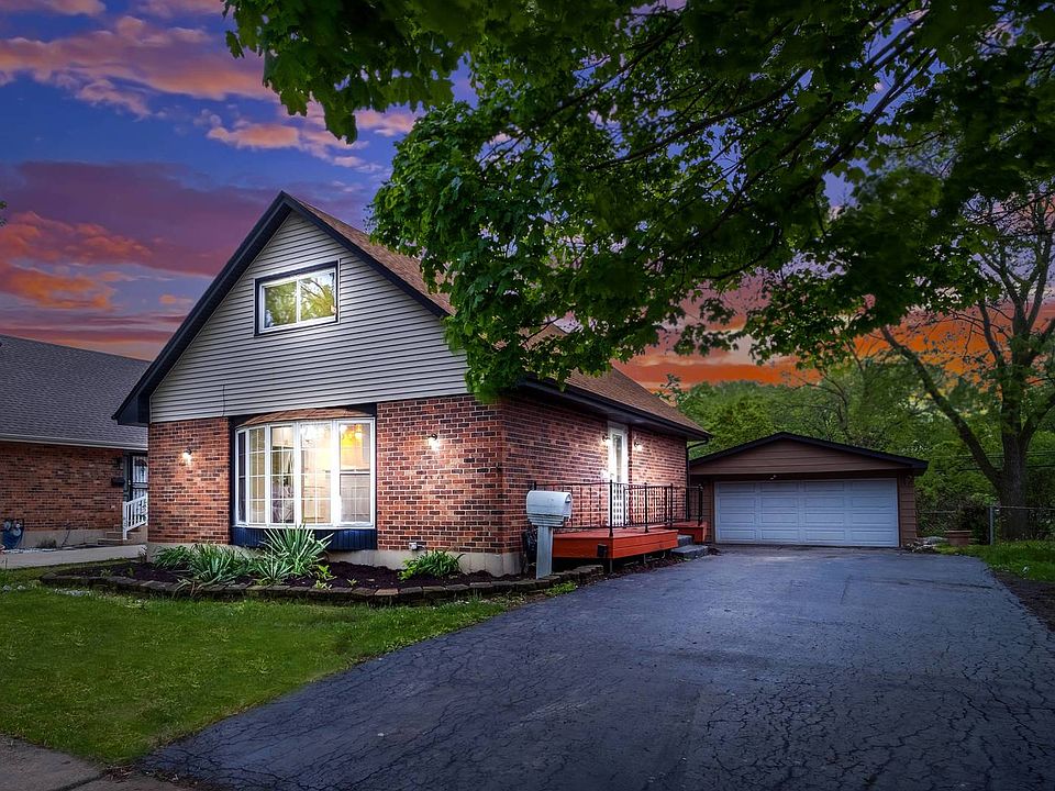 1st image of 16947 Glen Oaks Dr