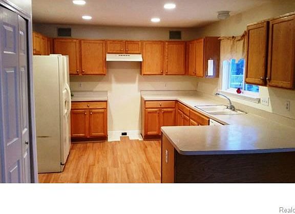 5th image of 645 Mallard Way