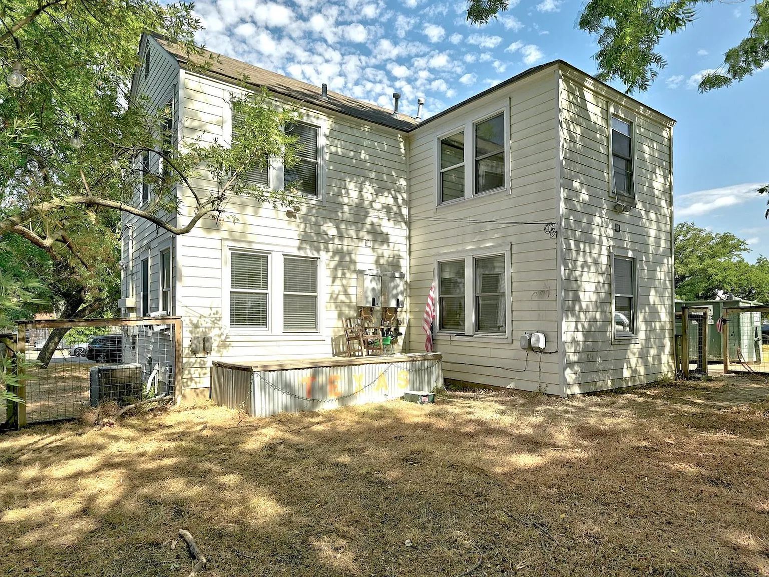 2305 Longview St. — Photo 3