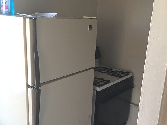 3rd image of 1201 Everett Ave APT 6