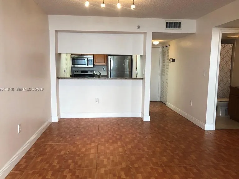 800 N Miami Ave #E-407 — Photo 2