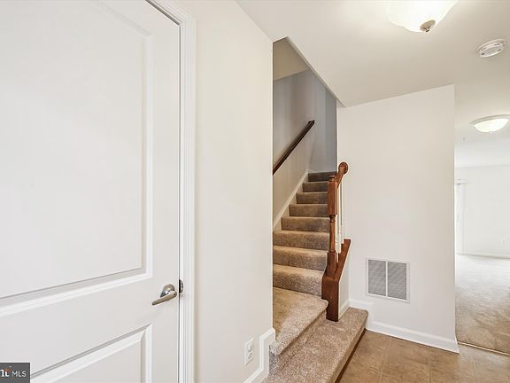 3rd image of 597 Fox River Hills Way