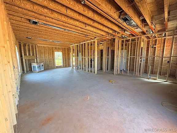 5th image of 892 Campbell Hill Rd