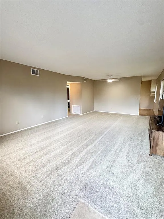 2 bed, 2.0 bath, 1400 sqft, $1,595 — Photo 2
