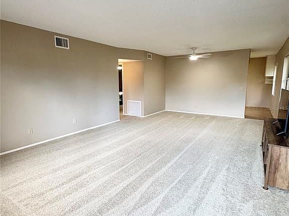 2nd image of 2402 Ecuadorian Way APT 40