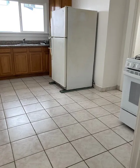 1816 Lakeshore Ave — Photo 4