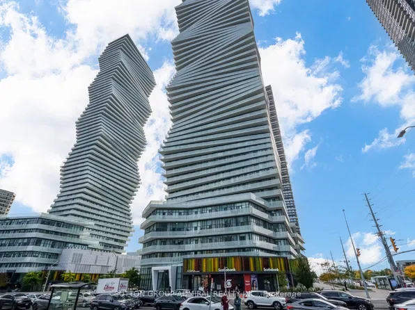 3900 Confederation Pkwy #2401, Mississauga, ON L5B 0K7