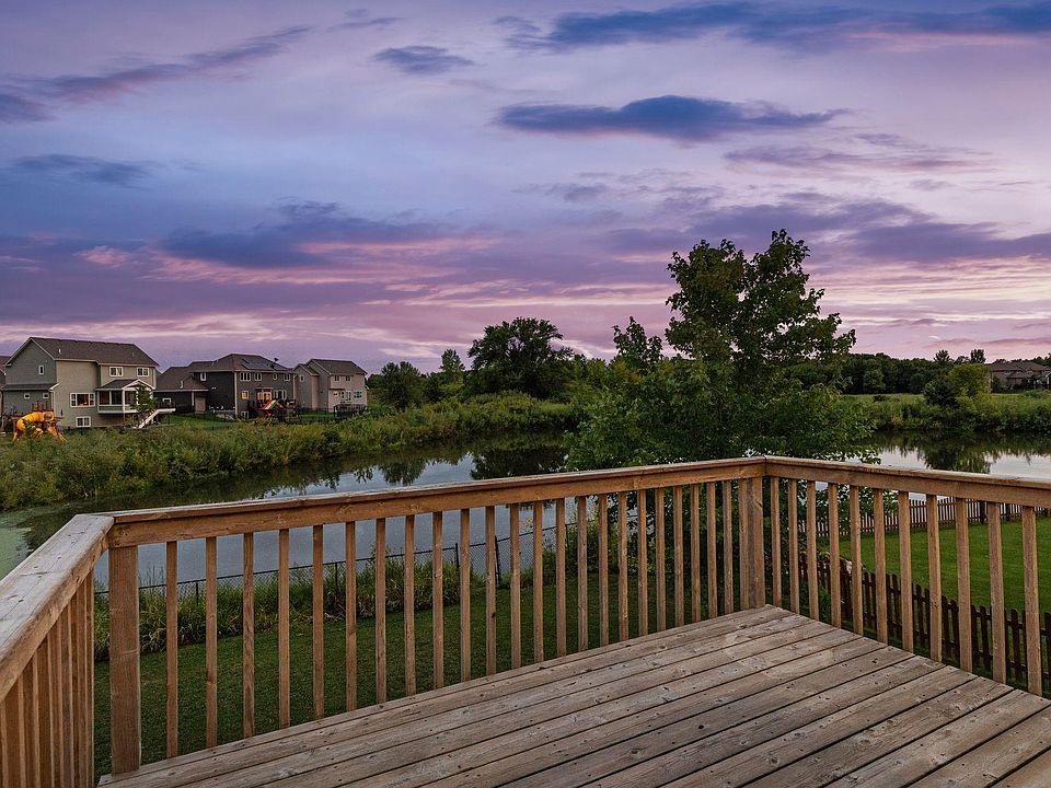 1st image of 821 Goldfinch Dr