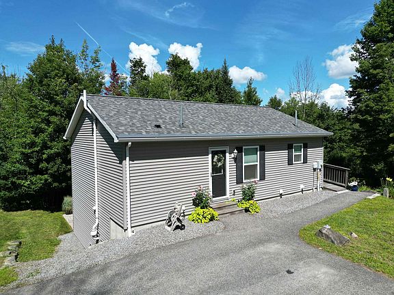 3rd image of 730 Bradford Road