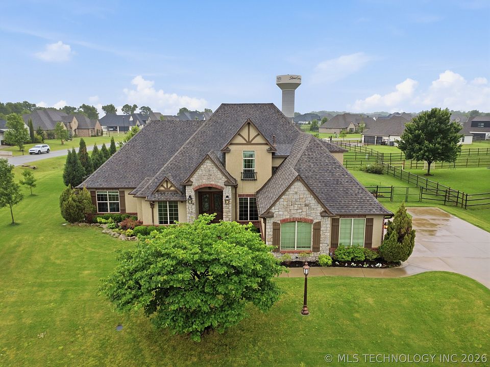 1st image of 6302 N Twin Creeks Dr