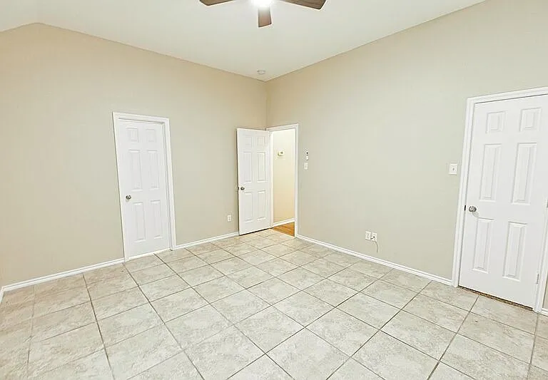 4009 Hidden Meadow Ct — Photo 20
