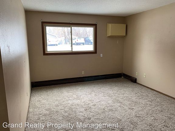 2nd image of 216 12th St NE APT 201