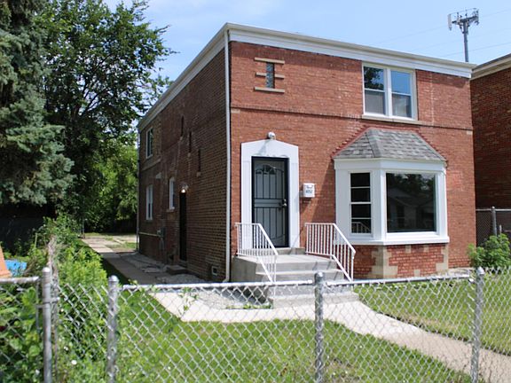 2nd image of 1052 W 111th Pl