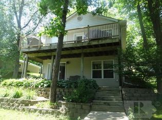 1129 Lakeshore Dr, Brooklyn, IA 52211