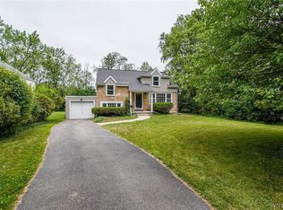 46 Willow Wood Park N, Amherst, NY 14226
